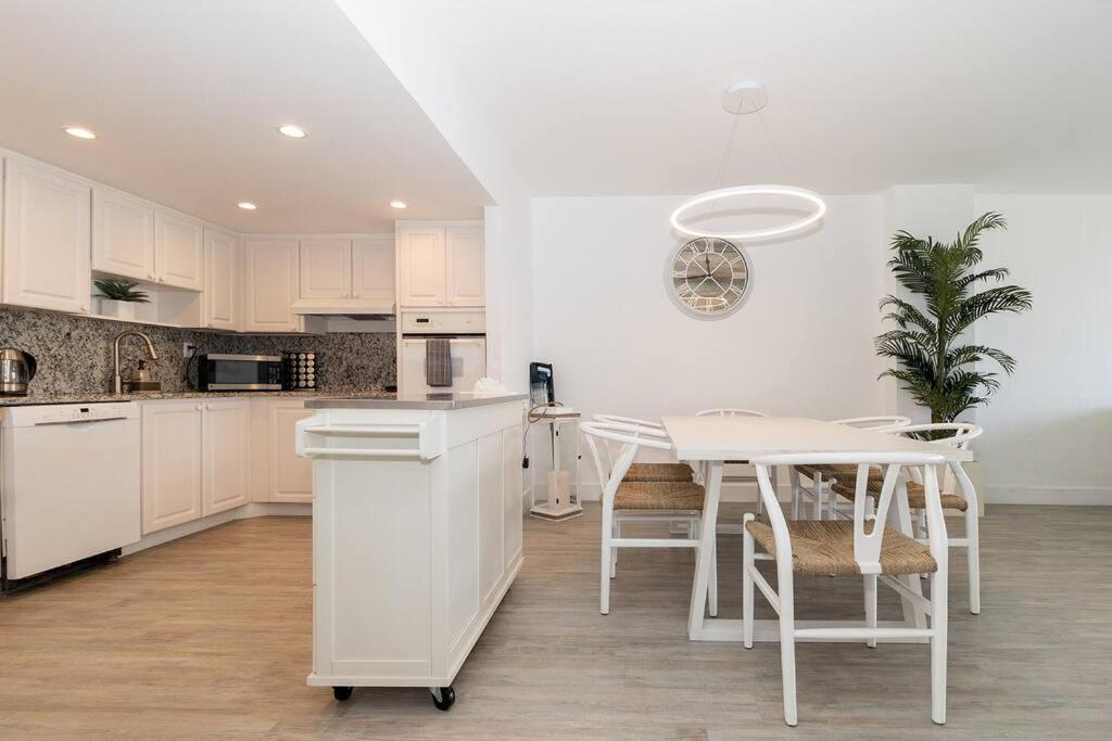 Stunning & Spacious Resort-Style Condo Across From Beach! Miami Beach Exterior foto