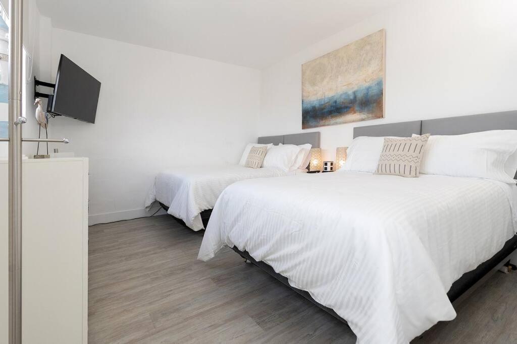 Stunning & Spacious Resort-Style Condo Across From Beach! Miami Beach Exterior foto